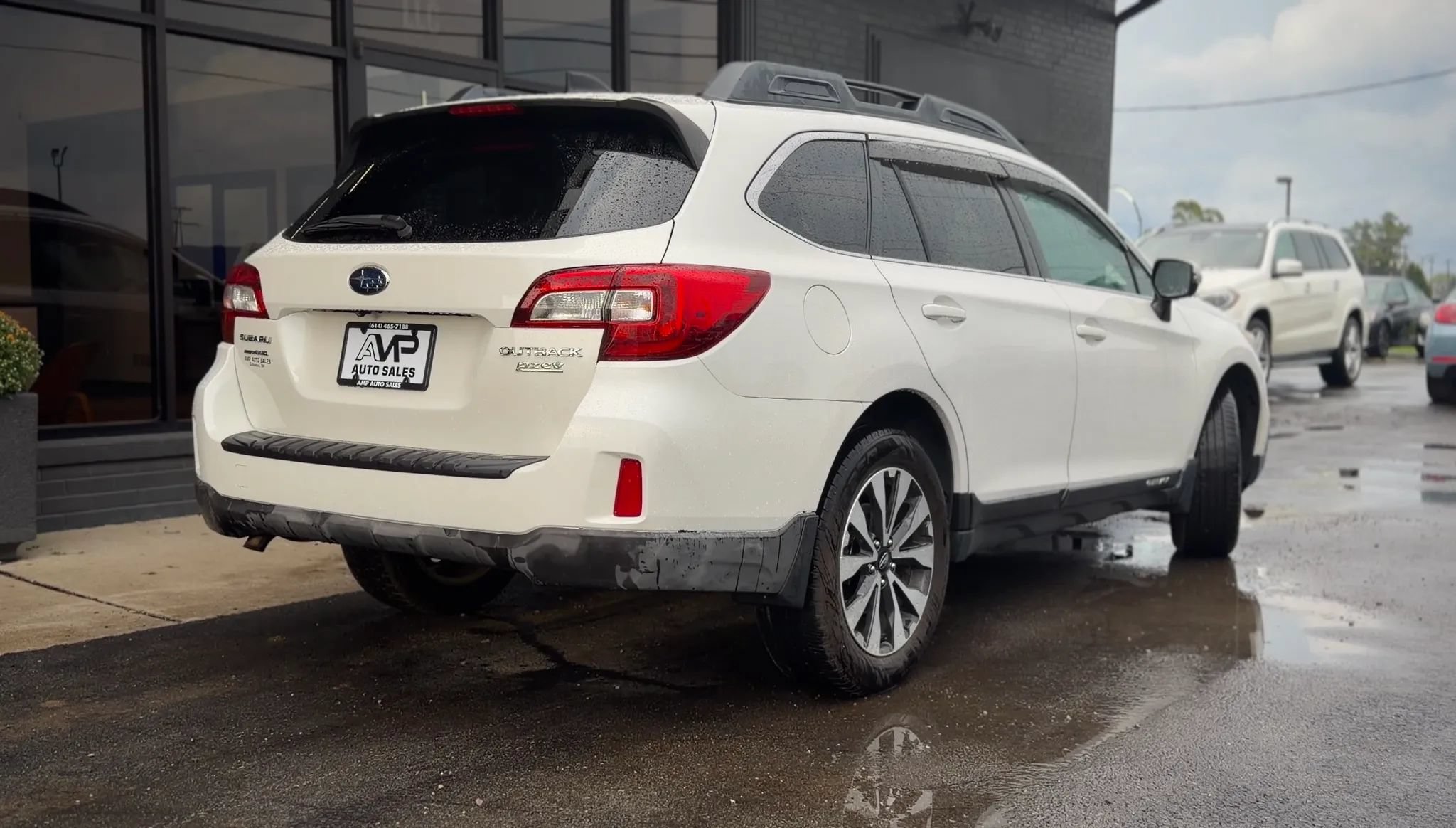 Used 2016 Subaru Outback 2.5i Limited AWD/4WD image 2
