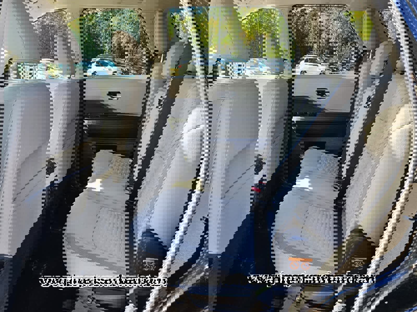 Used 2022 Nissan Pathfinder SV image 4