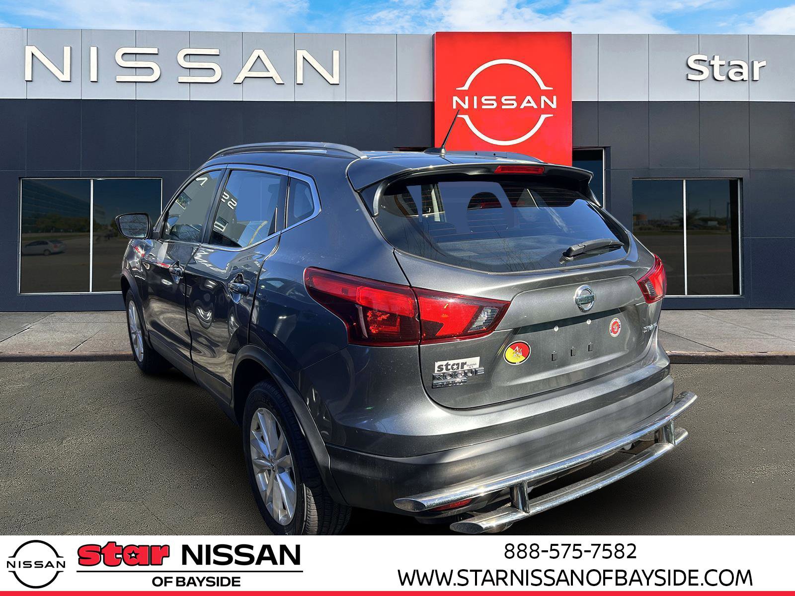 Used 2017 Nissan Rogue Sport SV AWD/4WD image 3