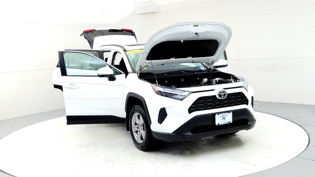 Used 2023 Toyota RAV4 XLE w/ Convenience Package AWD/4WD image 9