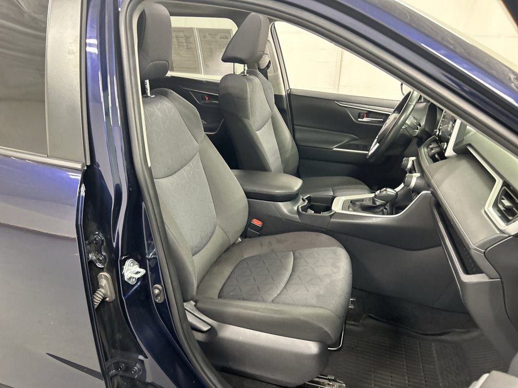 Used 2020 Toyota RAV4 XLE w/ Convenience Package AWD/4WD image 23