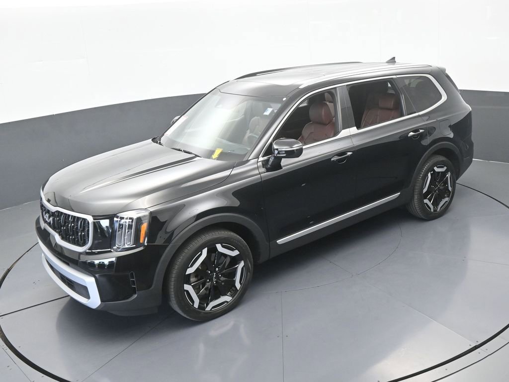 Used 2024 Kia Telluride EX w/ EX Captain's Chair Package FWD image 49