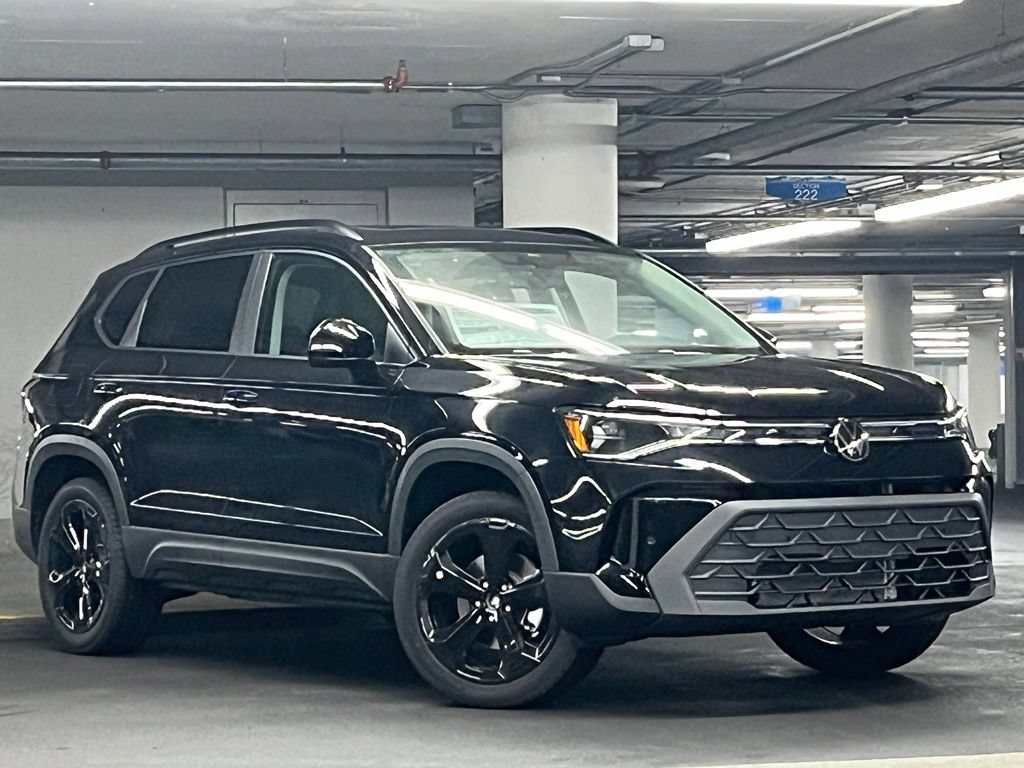 New 2026 Volkswagen Taos SE AWD/4WD image 2