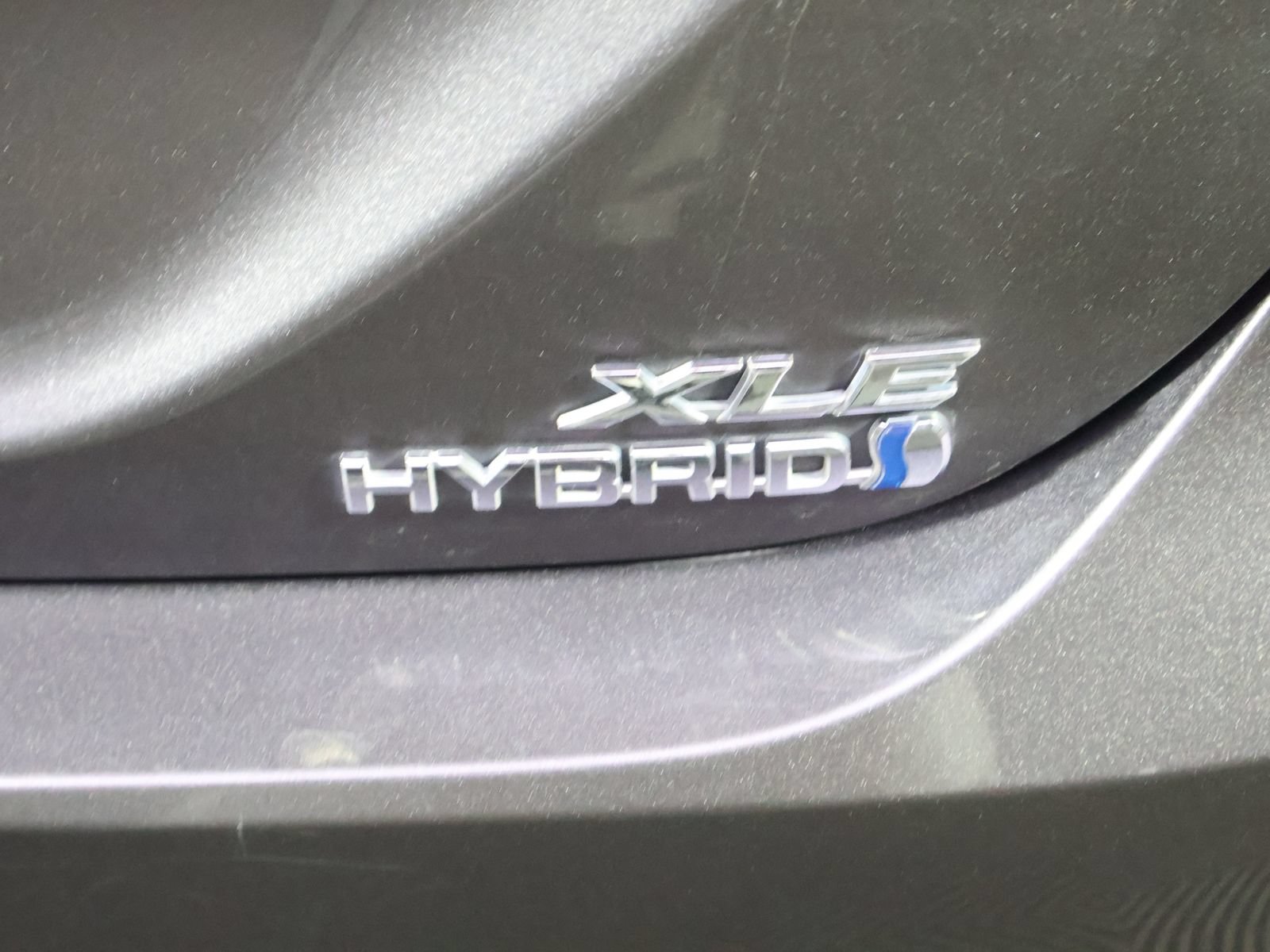 Used 2020 Toyota Camry XLE FWD image 9