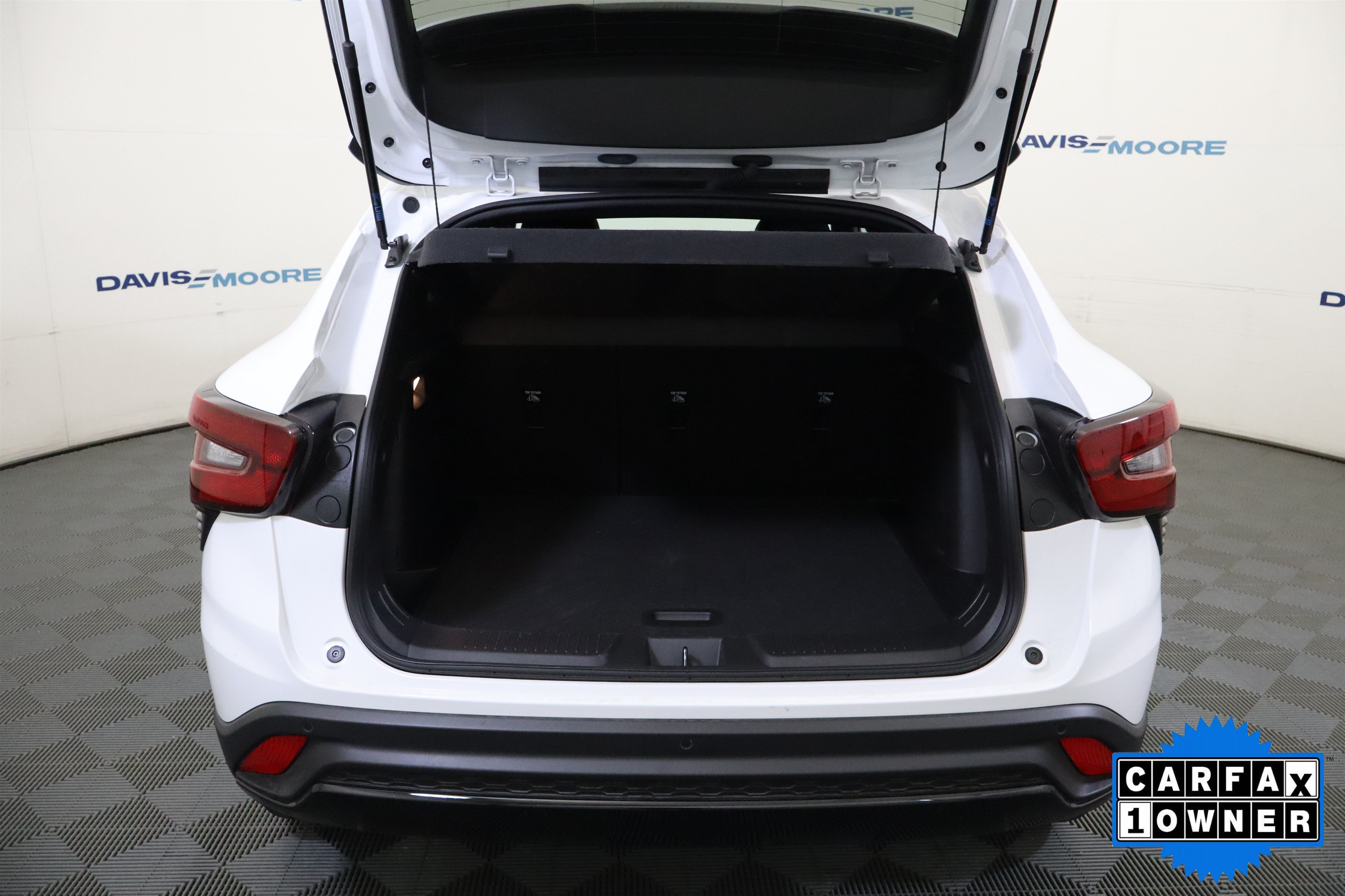 Used 2025 Chevrolet Trax RS w/ Driver Confidence Package FWD image 9
