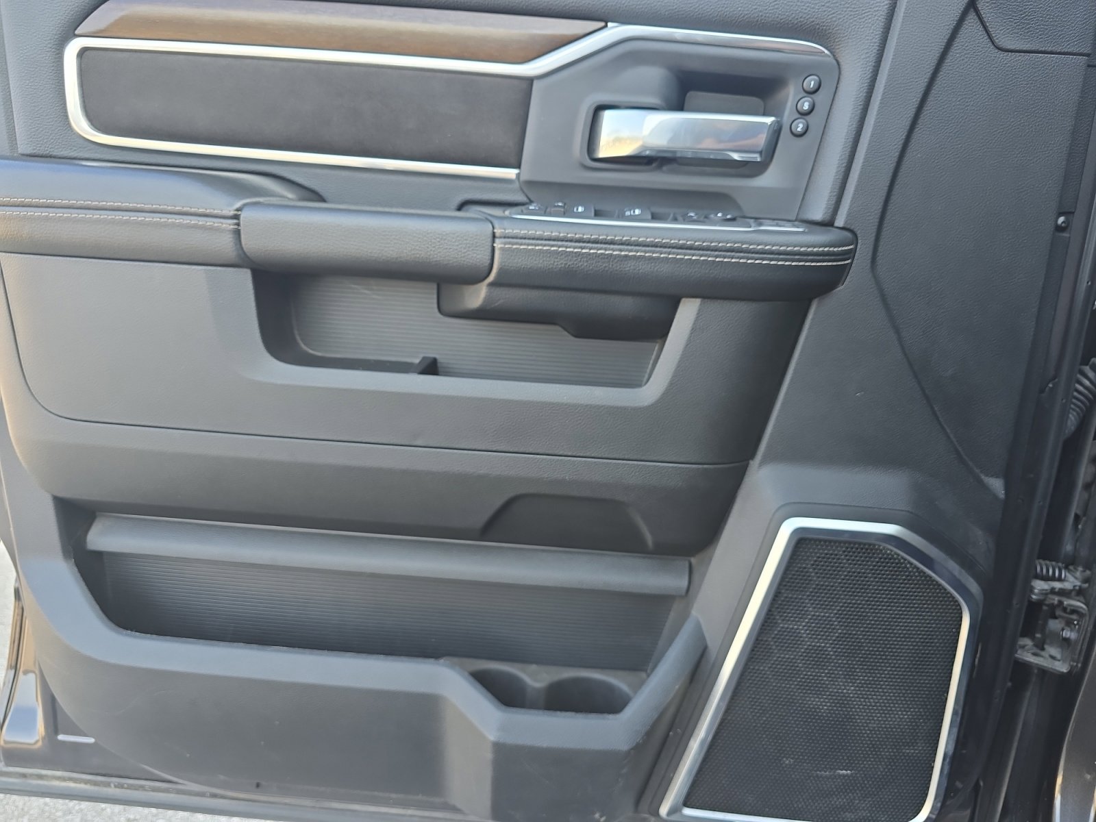 Used 2024 RAM 3500 Laramie w/ Towing Technology Group image 27