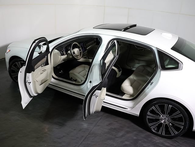 Used 2023 Volvo S90 B6 Plus AWD/4WD image 5