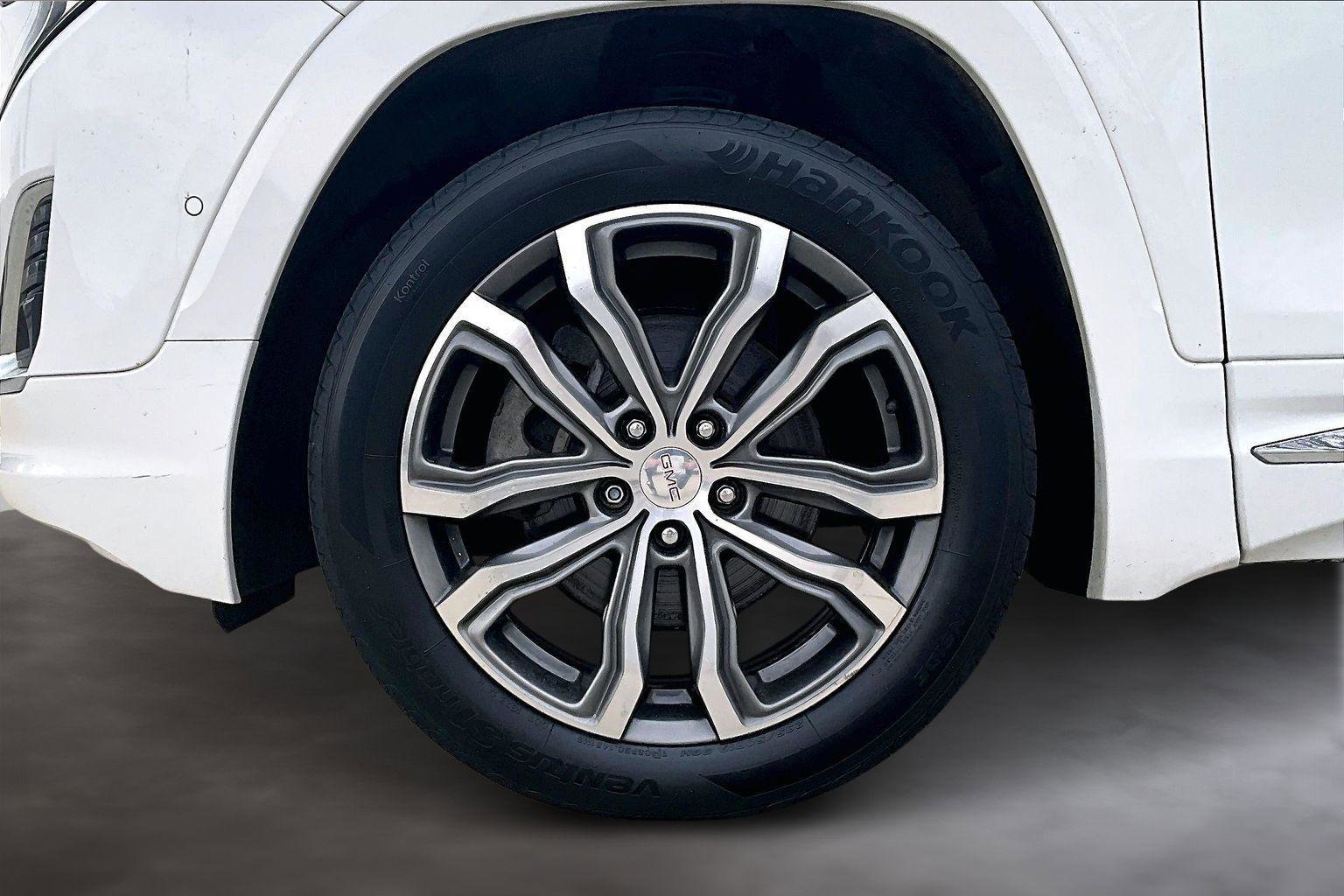 Used 2020 GMC Terrain Denali w/ GMC Pro Grade Package image 10