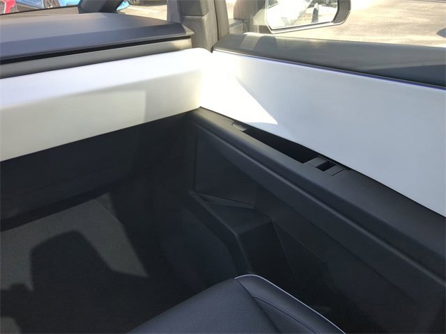 Used 2024 Tesla Cybertruck AWD Crew Cab image 18