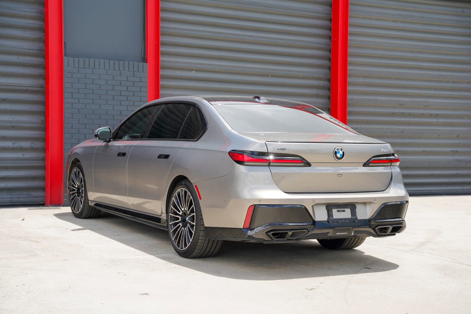 Used 2025 BMW 760i xDrive w/ Executive Package AWD/4WD image 10