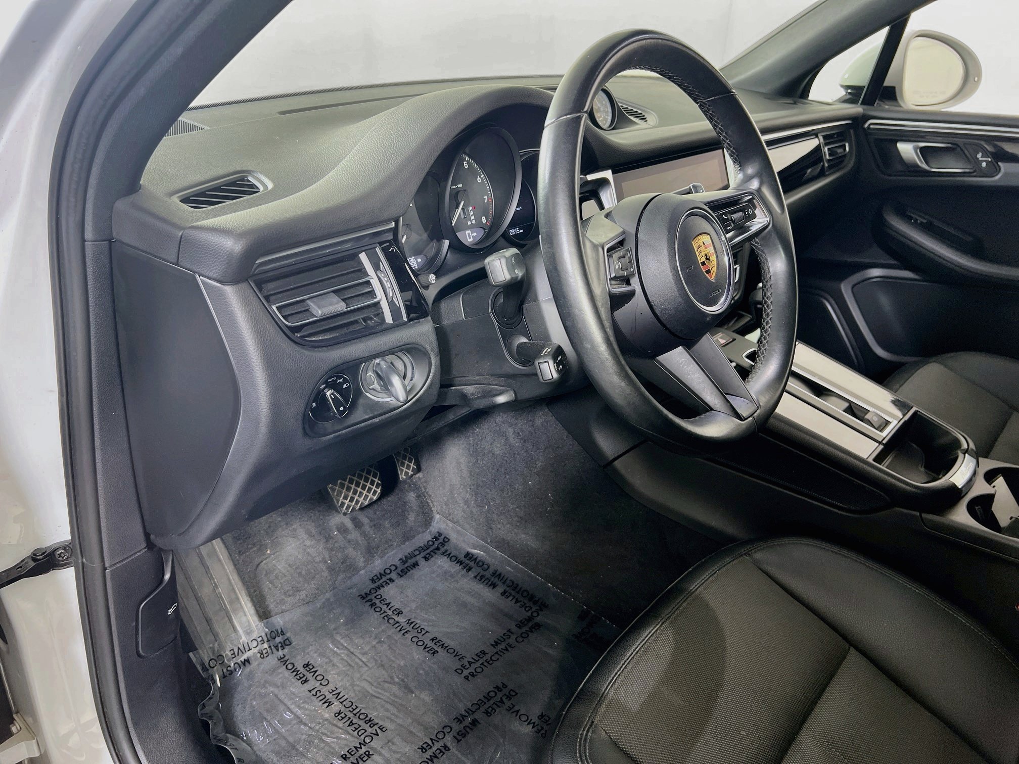Used 2022 Porsche Macan AWD/4WD image 9
