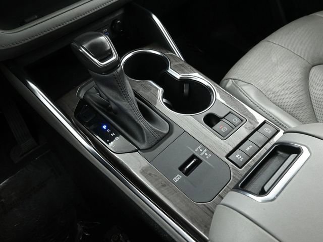 Used 2022 Toyota Highlander Limited image 30