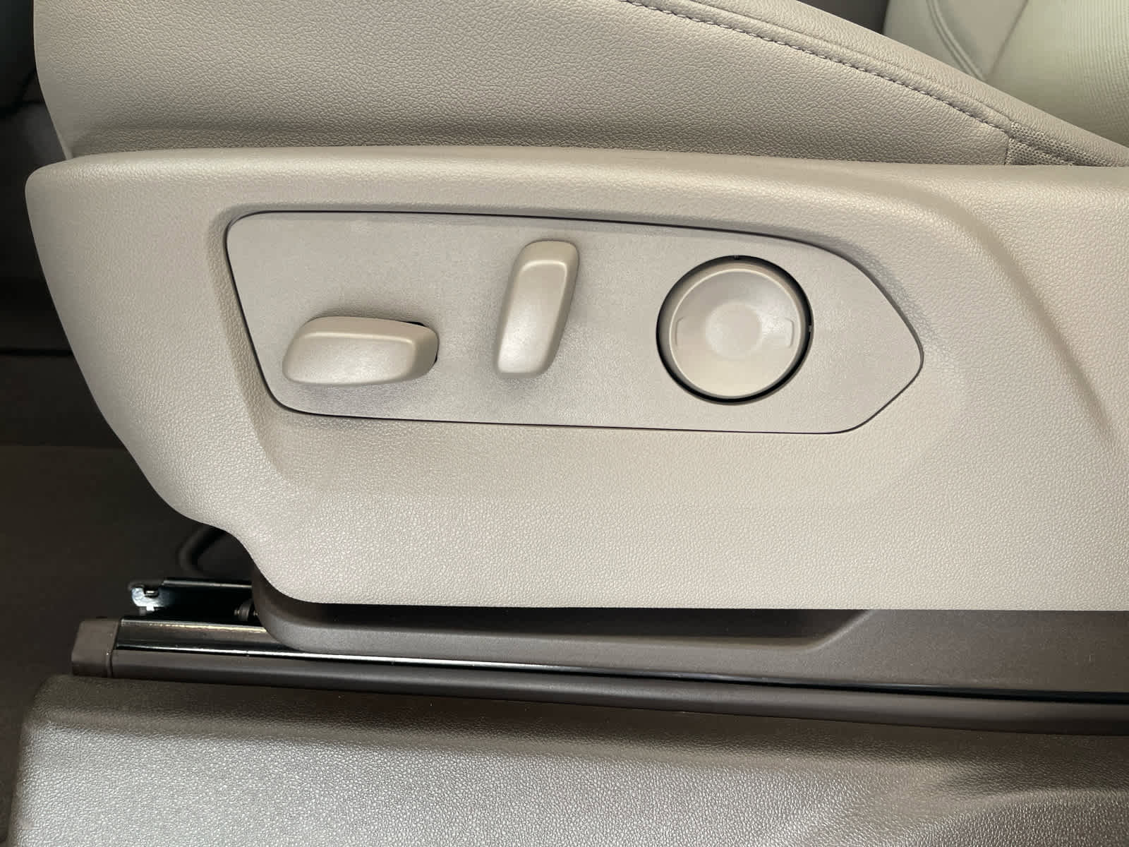 New 2026 GMC Sierra 1500 SLT w/ SLT Premium Plus Package image 21