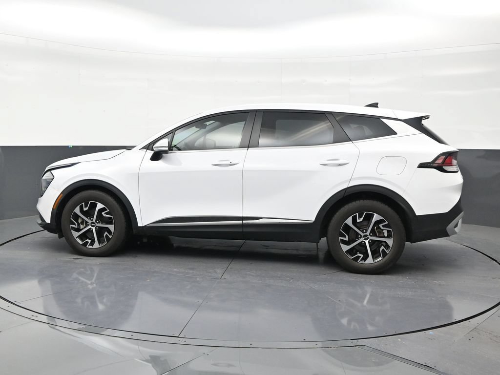 Used 2024 Kia Sportage EX FWD image 2