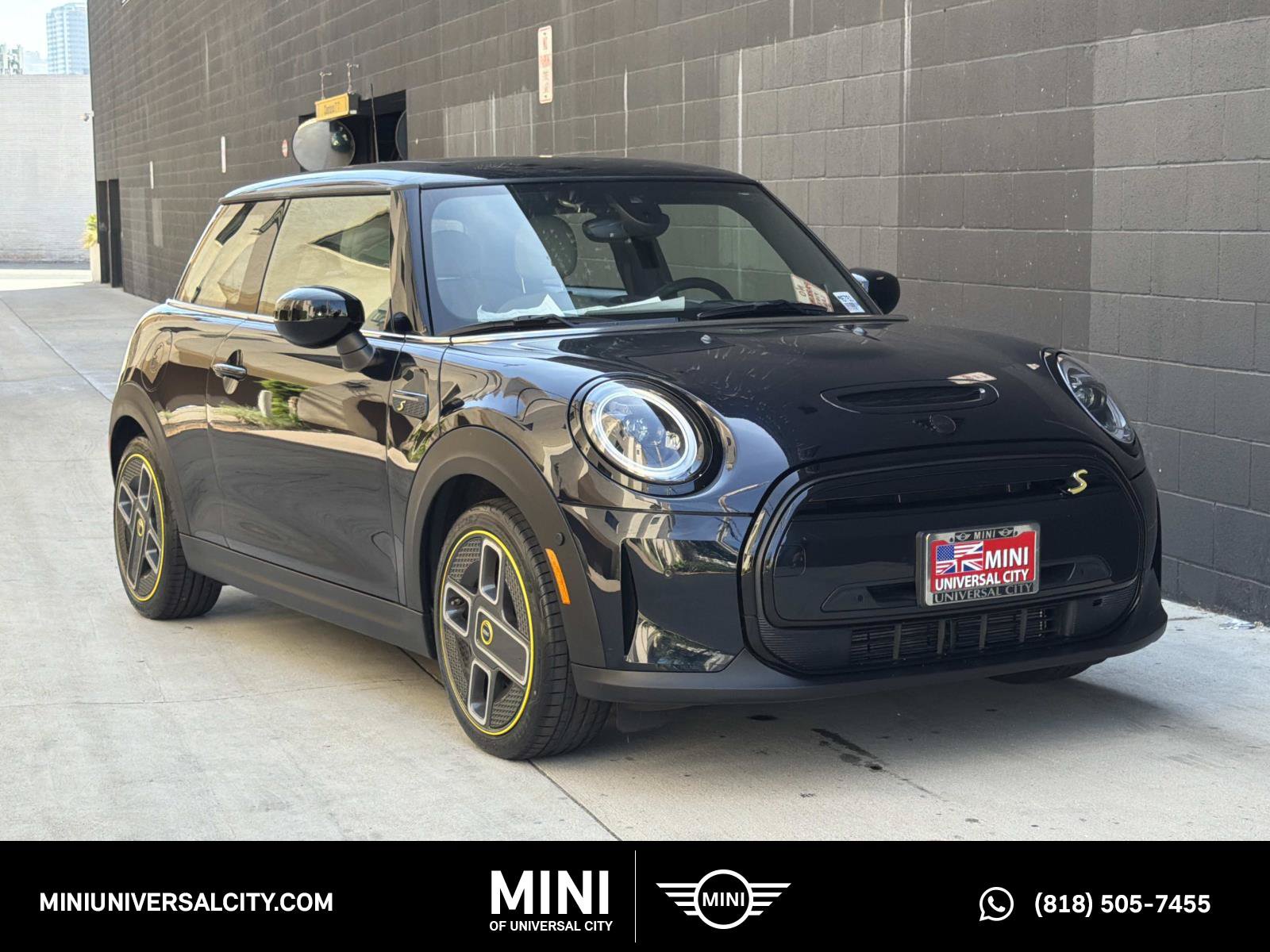 Used 2024 MINI Cooper SE FWD image 1