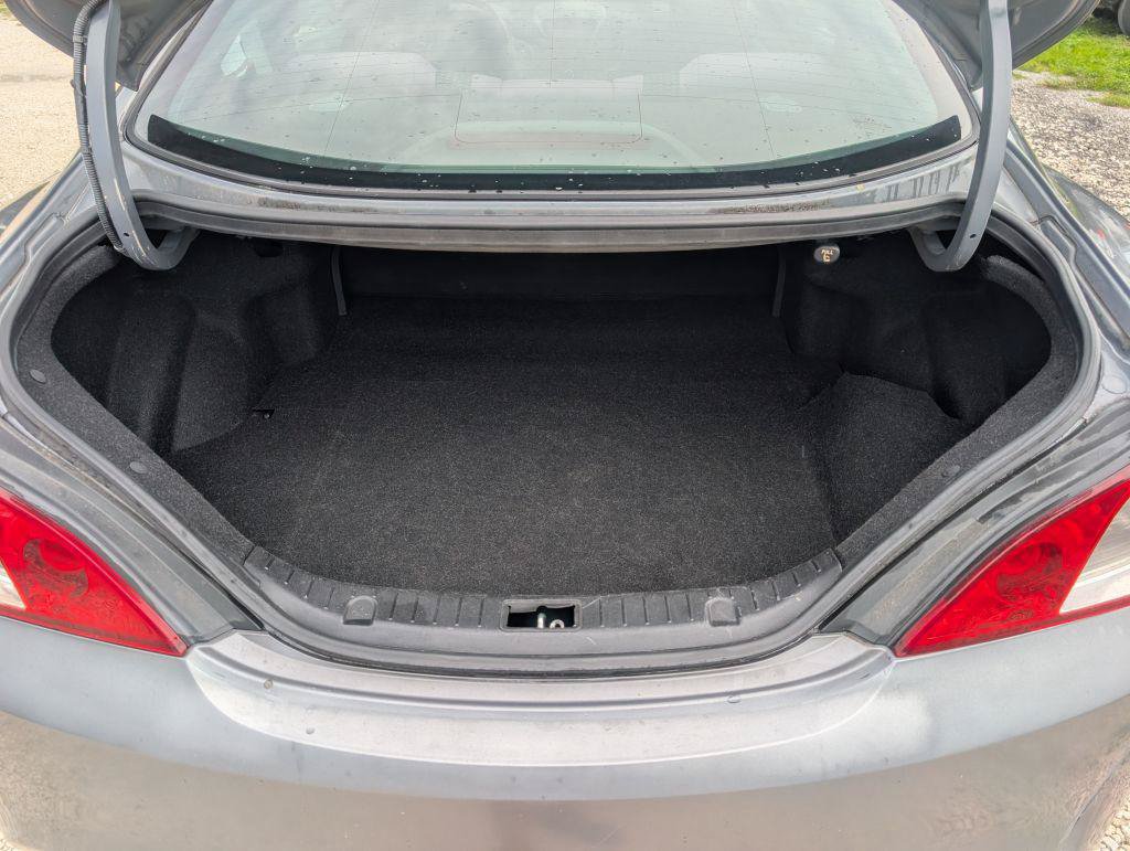 Used 2011 Hyundai Genesis 2.0T RWD image 11