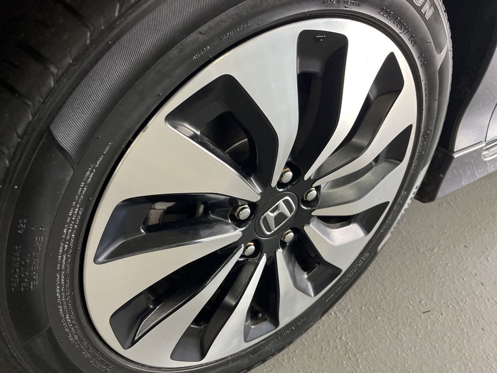 Used 2017 Honda Accord Touring image 5