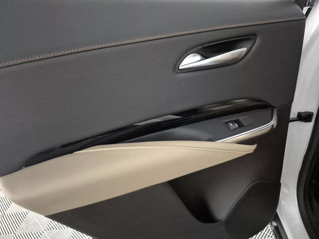 Certified 2024 Cadillac XT4 Luxury w/ Cold Weather Package image 24