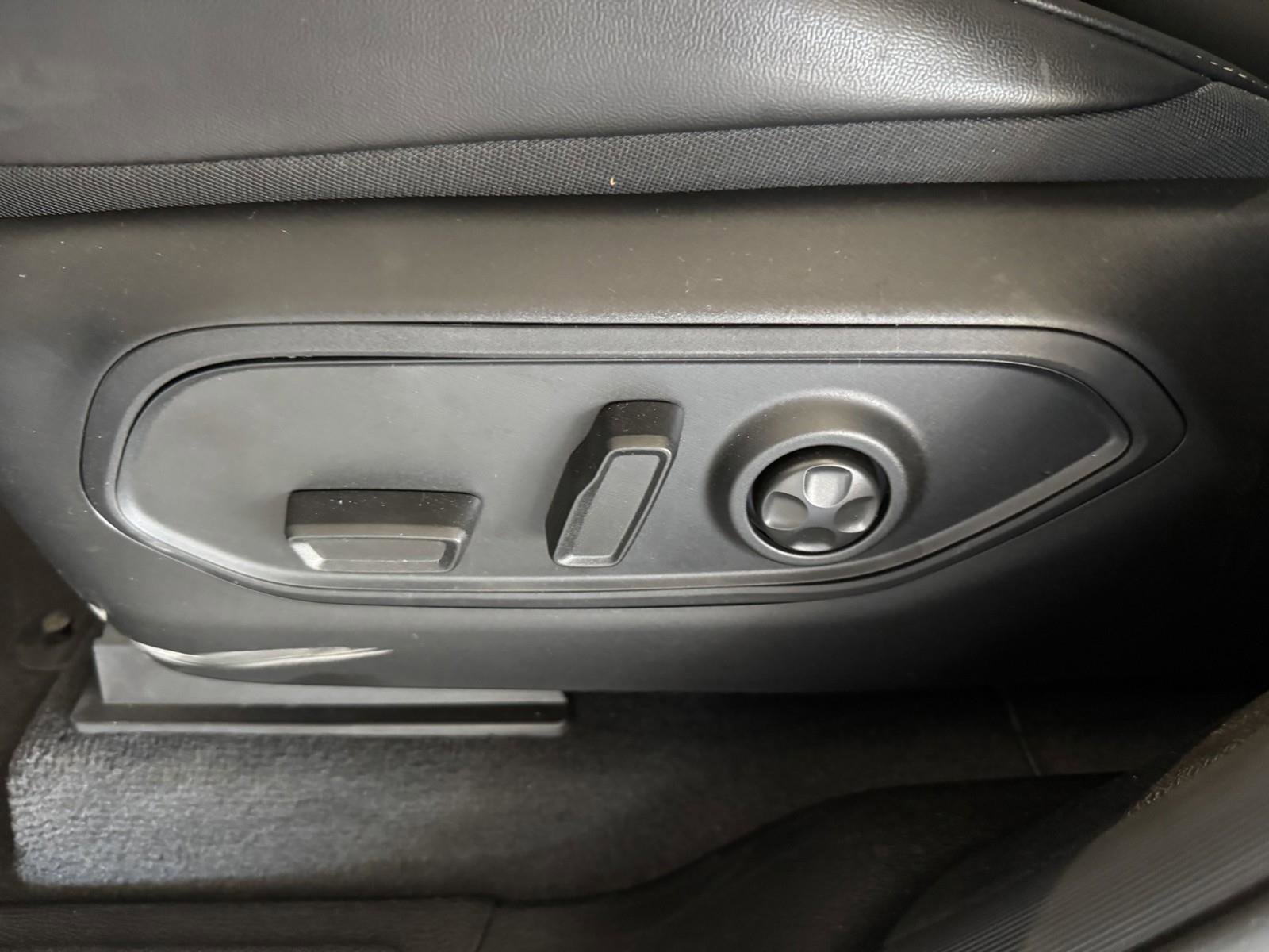 Used 2025 Jeep Grand Cherokee L Altitude image 25