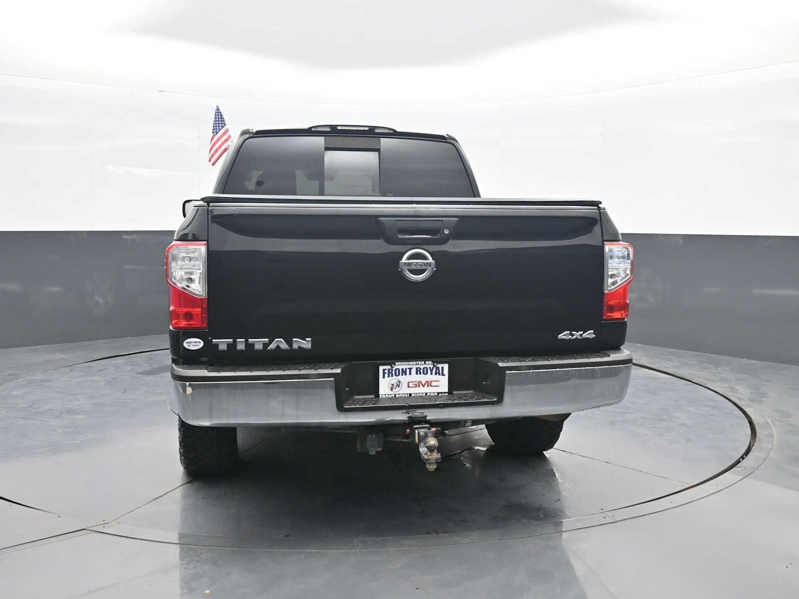 Used 2017 Nissan Titan SV AWD/4WD image 6