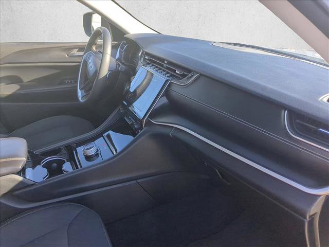 Certified 2023 Jeep Grand Cherokee L Laredo image 21