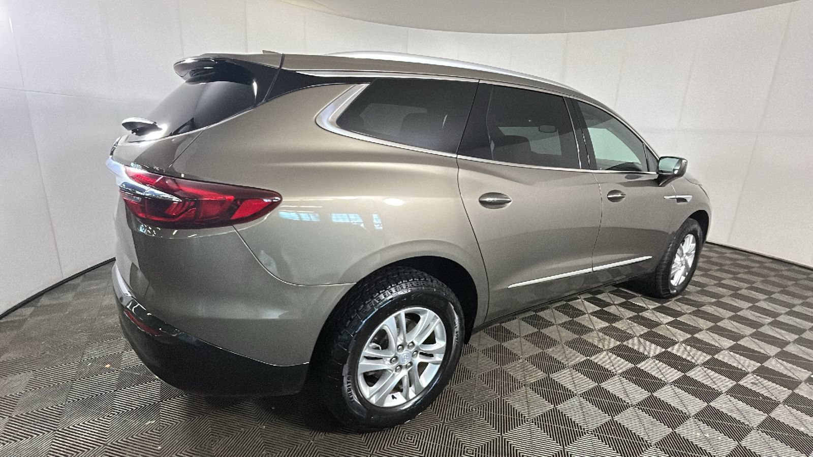 Used 2020 Buick Enclave Essence w/ LPO, Floor Liner Package FWD video 3