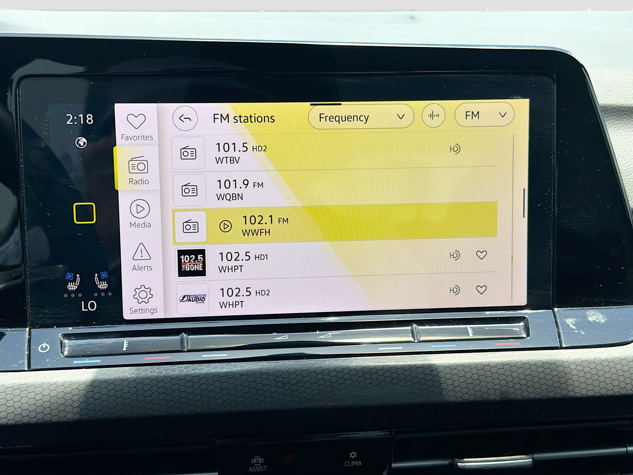 Used 2024 Volkswagen GTI SE FWD image 31