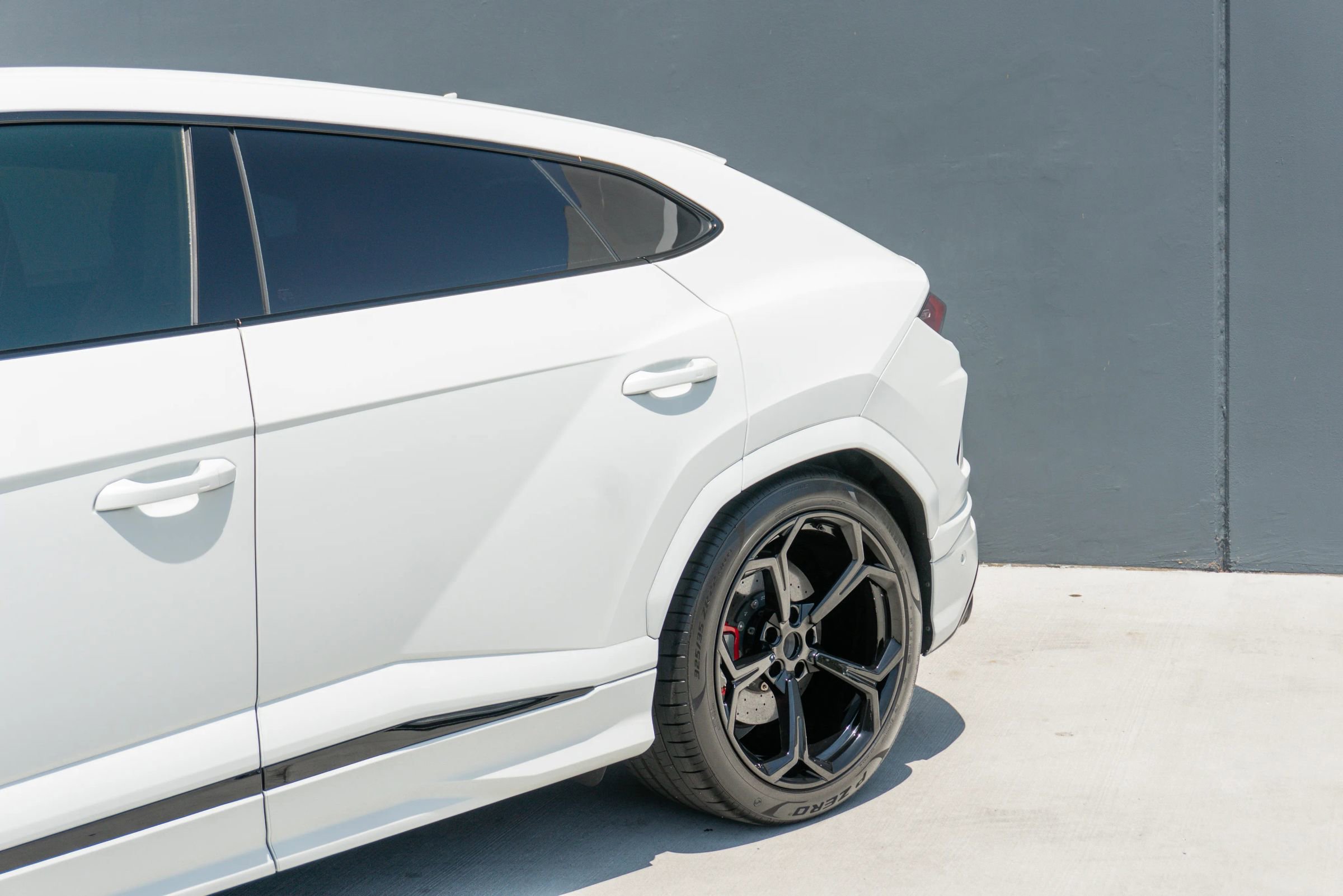 Used 2020 Lamborghini Urus AWD/4WD image 24