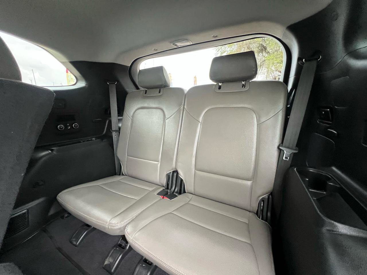 Used 2017 Hyundai Santa Fe SE w/ SE Premium Package 02 FWD image 25