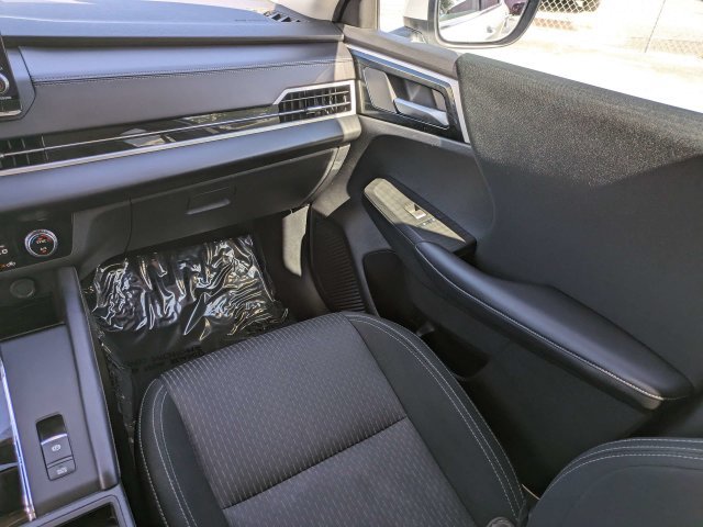 Used 2024 Mitsubishi Outlander ES FWD image 17