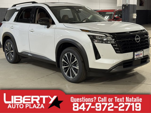 New 2026 Nissan Pathfinder Platinum image 1