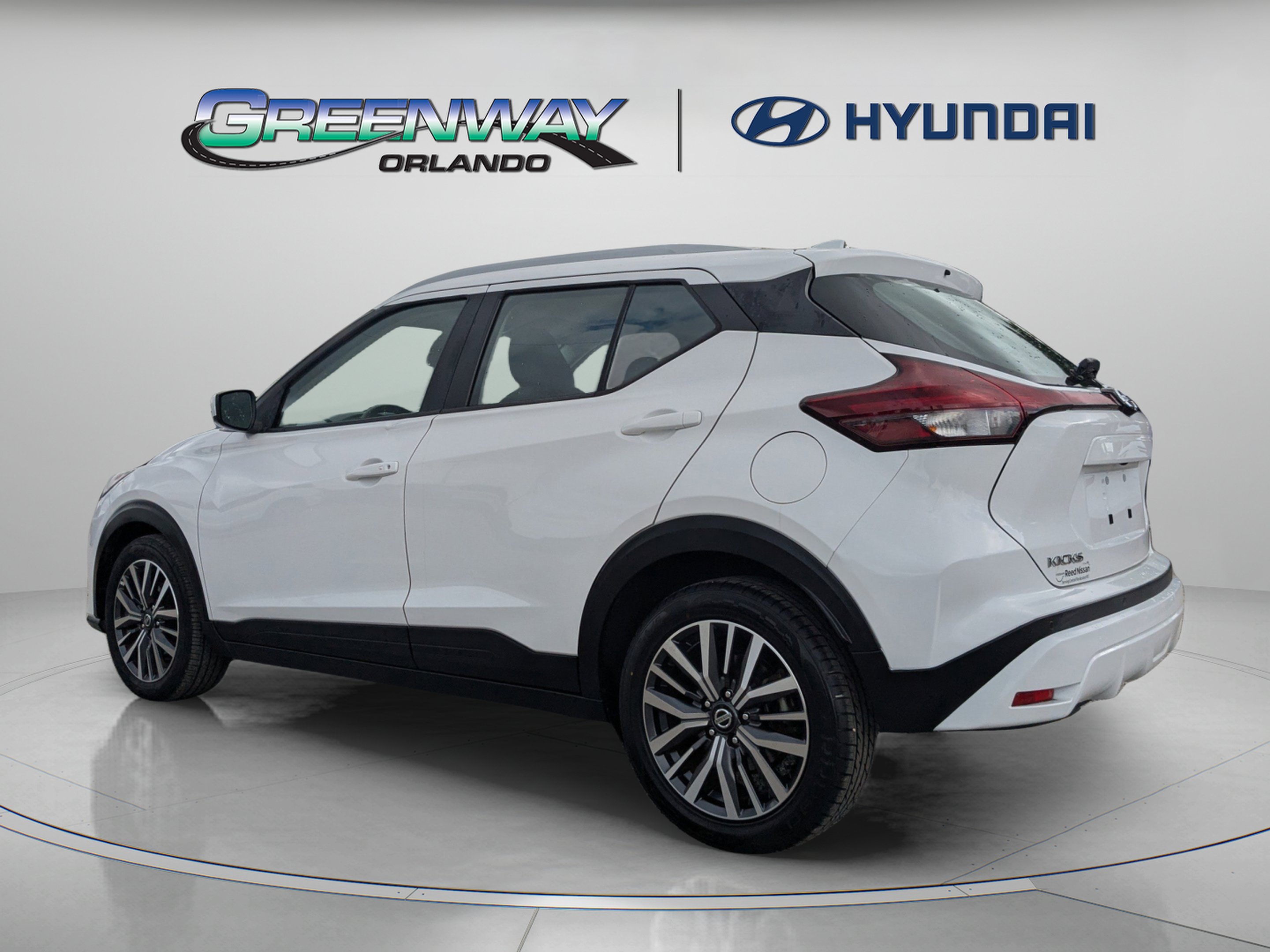 Used 2021 Nissan Kicks SV FWD image 6