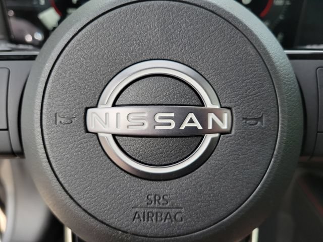 Used 2025 Nissan Kicks SR FWD image 32