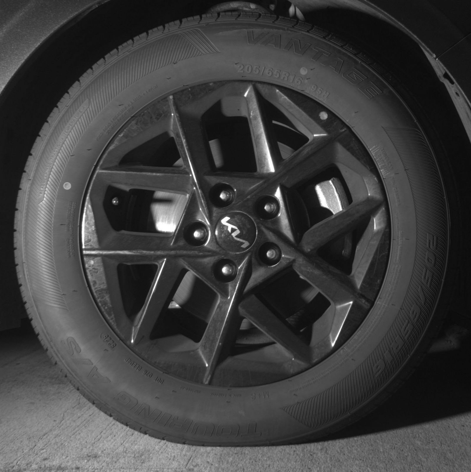 Used 2025 Kia K5 LXS FWD image 16