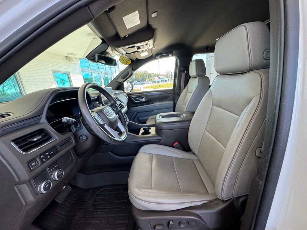 Used 2023 GMC Yukon SLT w/ SLT Luxury Package image 13