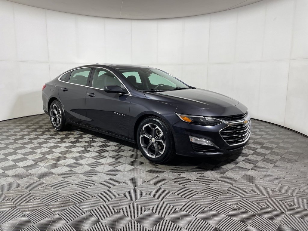 Used 2023 Chevrolet Malibu LT image 2