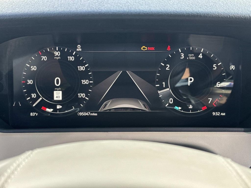 Used 2021 Land Rover Range Rover Velar R-Dynamic S image 29