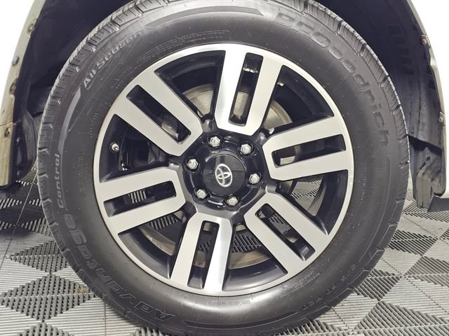 Used 2016 Toyota 4Runner Limited image 9