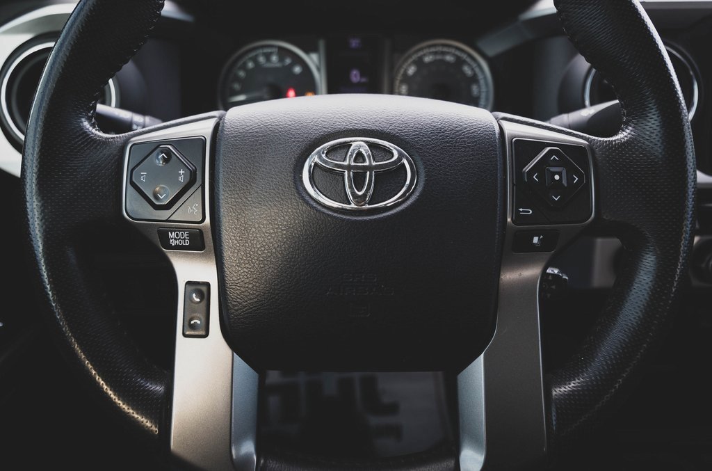 Used 2016 Toyota Tacoma SR5 image 13