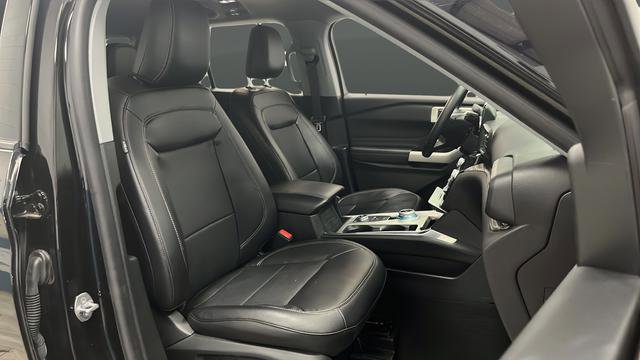 Used 2023 Ford Explorer Limited w/ Hybrid Equipment Group 310A AWD/4WD image 24