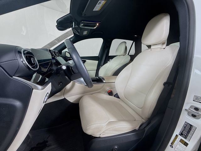Used 2023 Mercedes-Benz GLC 300 image 11