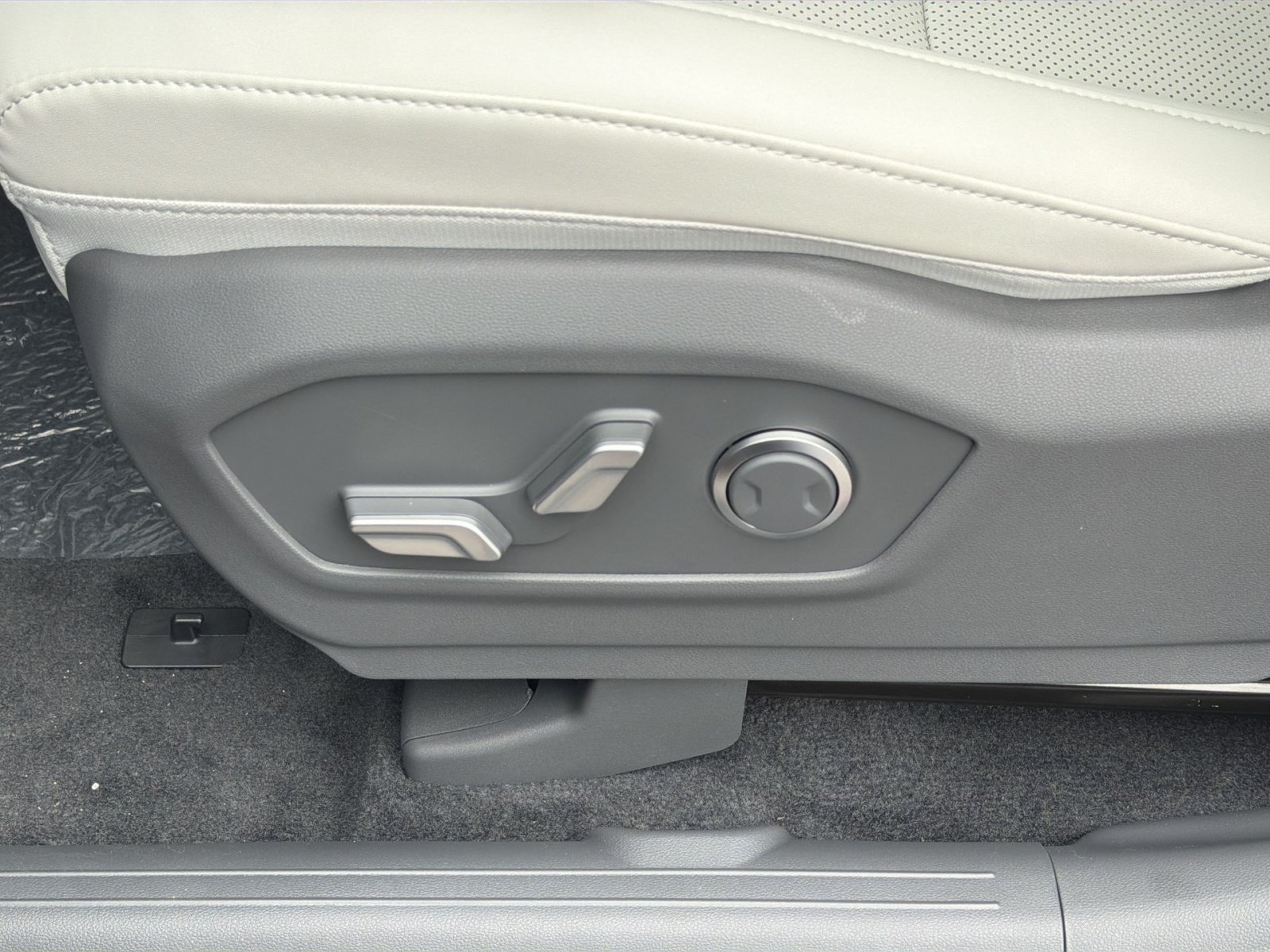 New 2026 Hyundai Santa Fe SEL FWD image 14