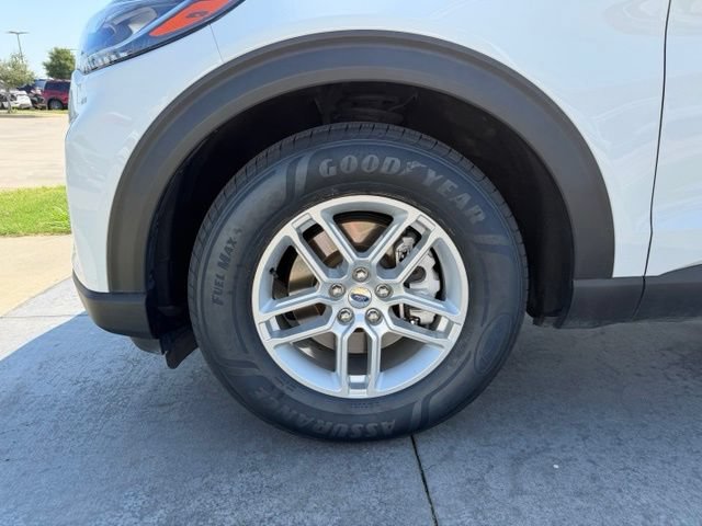 Certified 2025 Ford Explorer Active RWD image 4