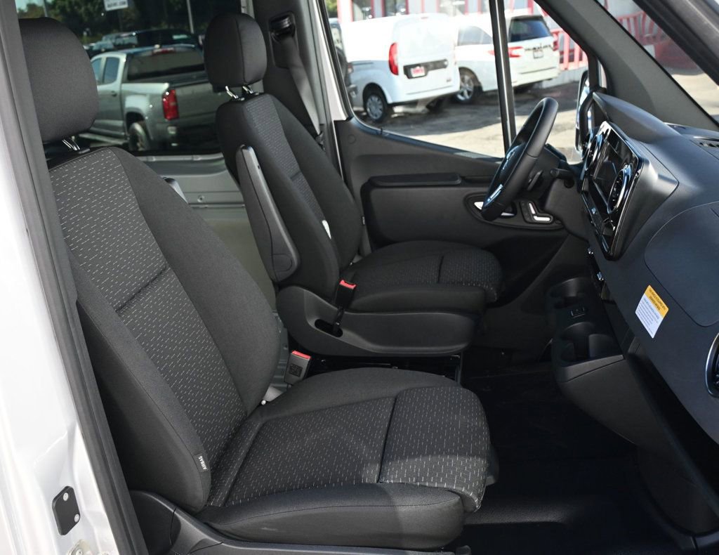 Used 2022 Mercedes-Benz Sprinter 2500 image 15