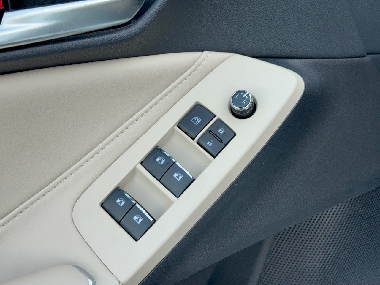 Used 2019 Toyota Avalon XLE w/ Moonroof Package FWD image 15