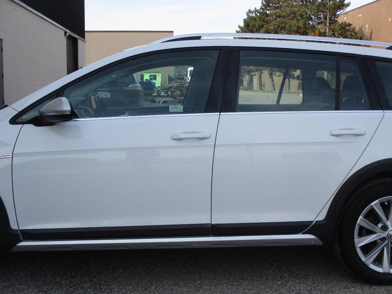 Used 2018 Volkswagen Golf Alltrack SE image 55