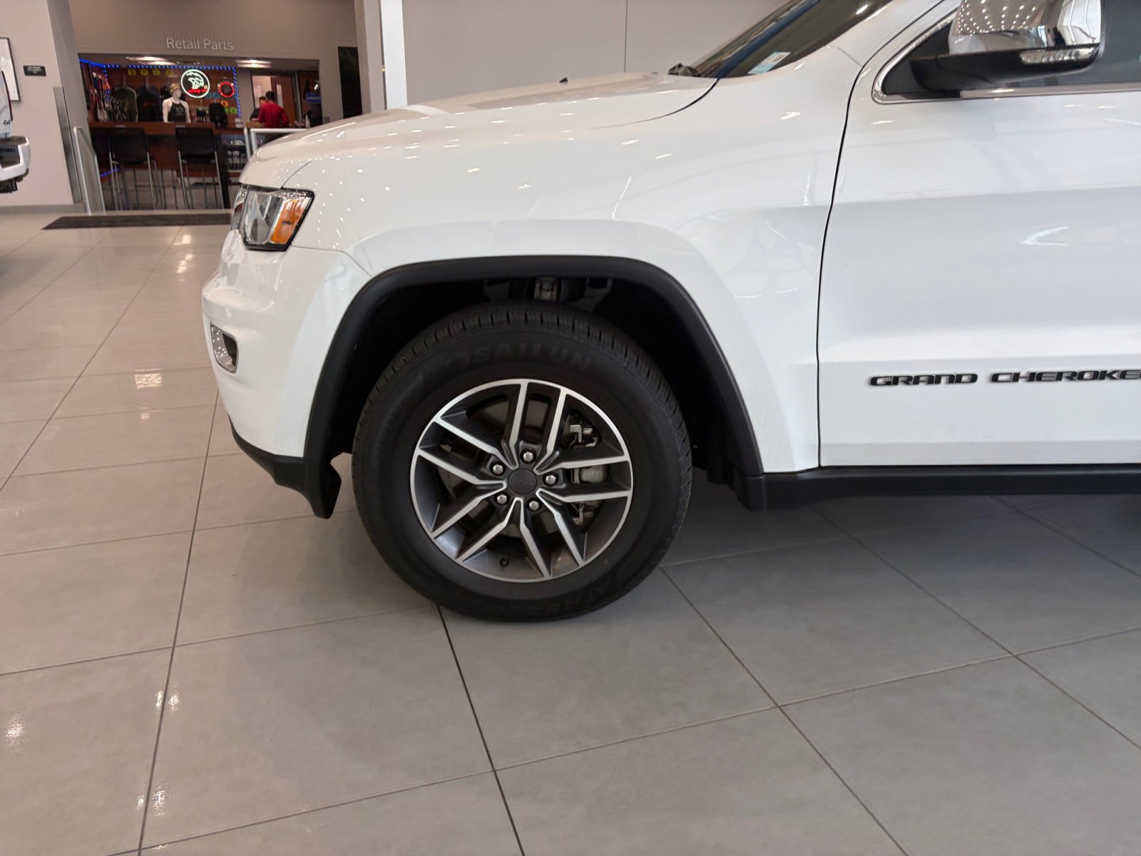 Used 2022 Jeep Grand Cherokee Limited image 9