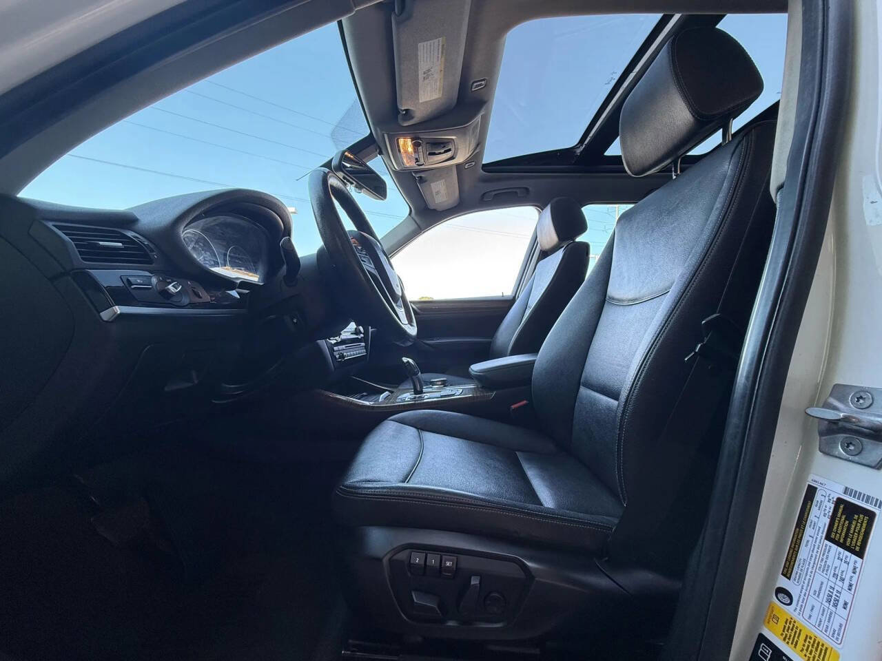 Used 2017 BMW X3 xDrive28i image 9