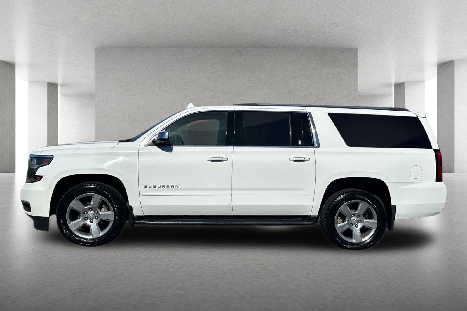 Used 2018 Chevrolet Suburban Premier AWD/4WD image 7
