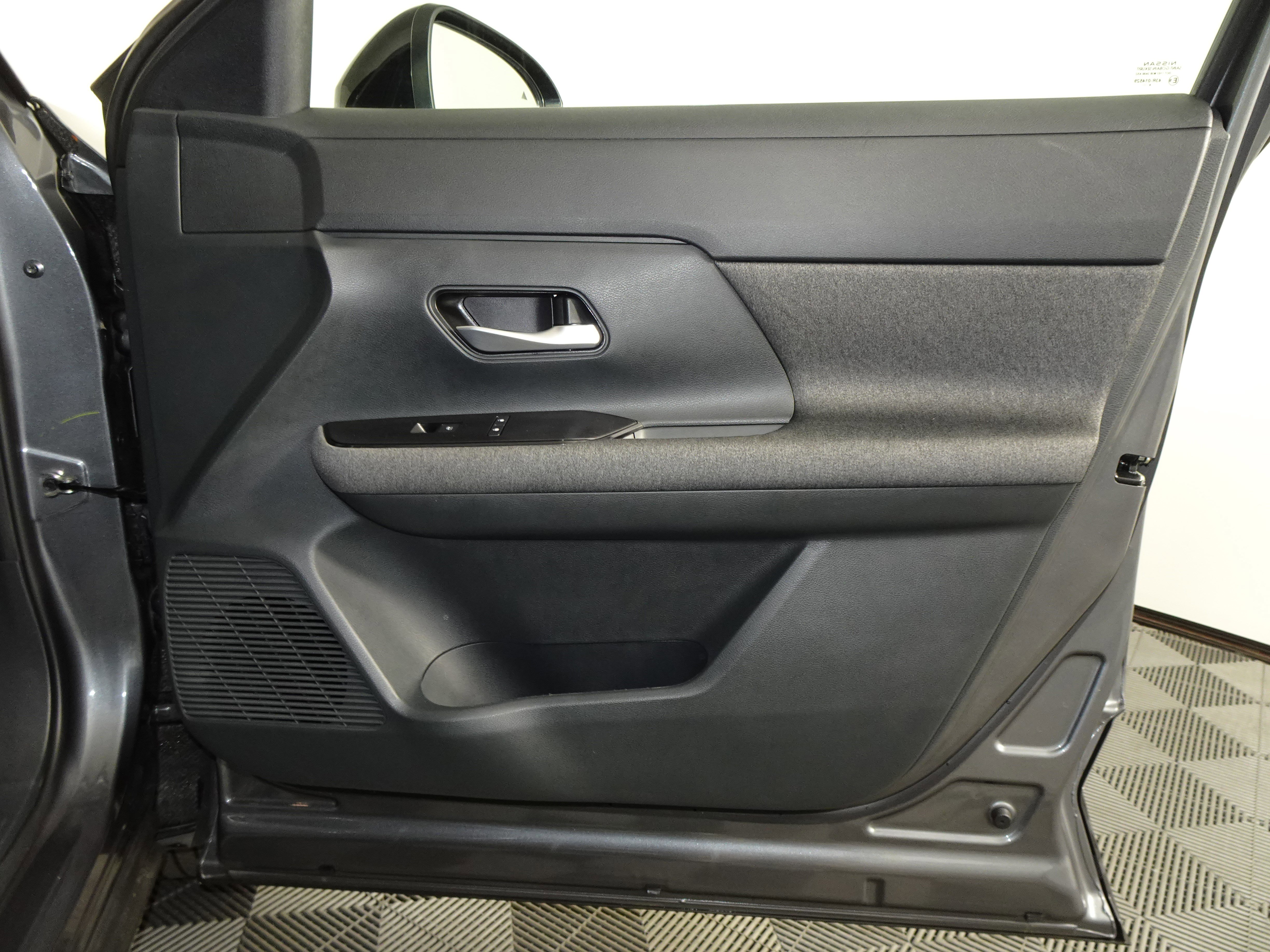 Certified 2025 Nissan Kicks SV image 43